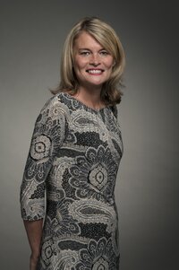  Nicola Irons